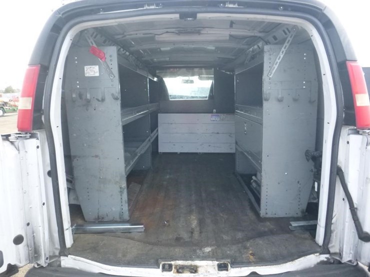 2014-chevrolet-express-2500-image-9