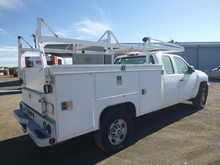 2011-chevrolet-2500hd-image-4