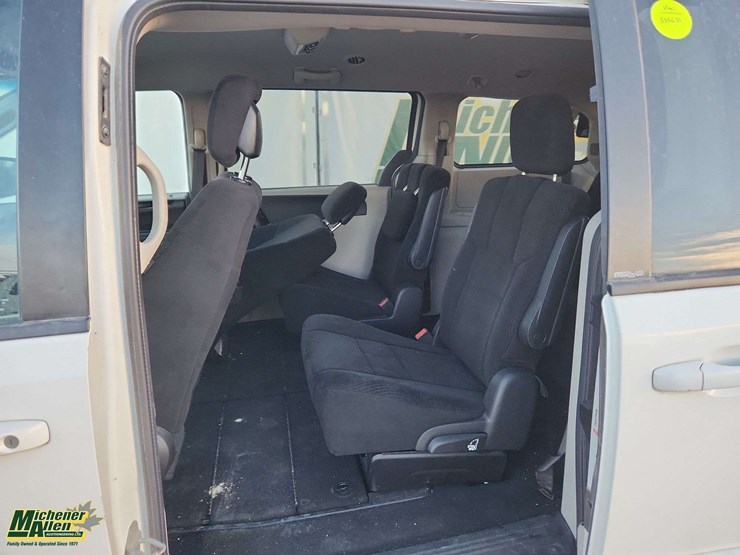 2012-dodge-grand-caravan-image-11
