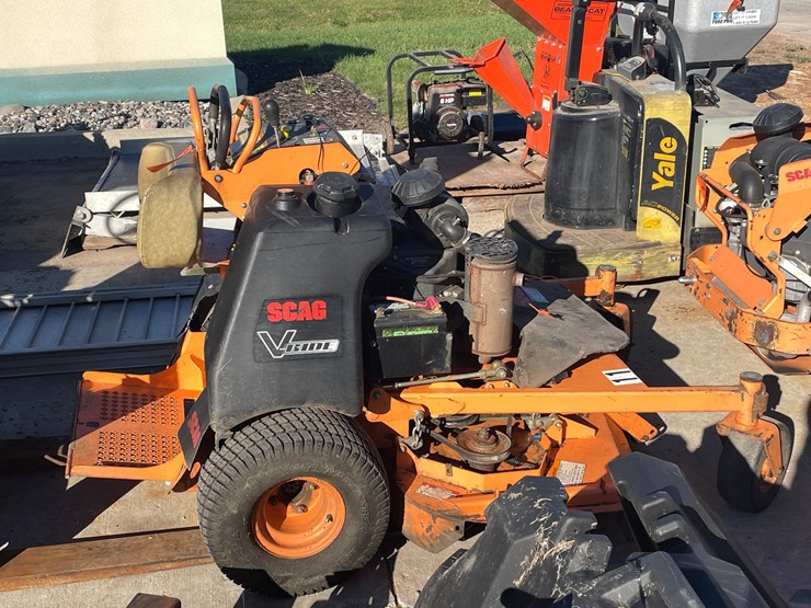#1800-•-scag-v-ride-stand-on-zero-turn-lawn-mower-image-7