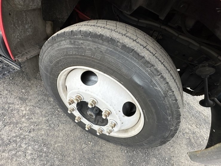 2005-ford-f650-image-17