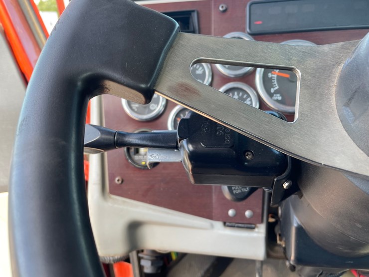 2016-western-star-4900sb-image-84
