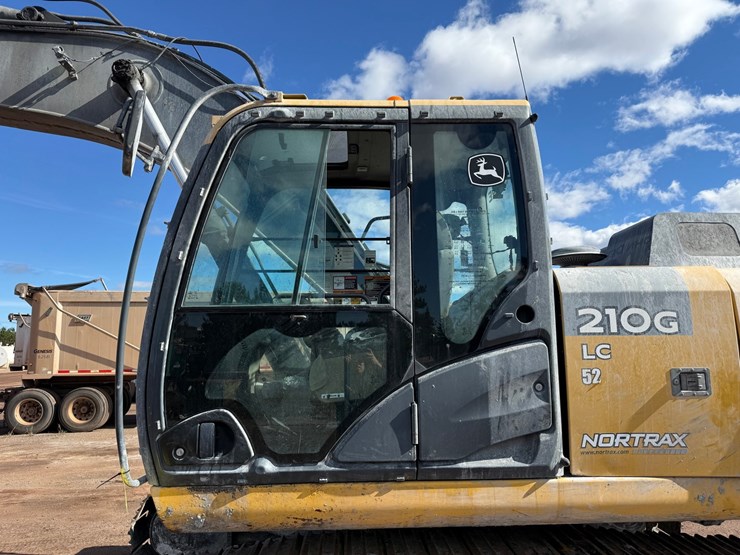 deere-210g-lc-image-25