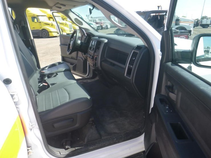 2016-dodge-1500-image-7