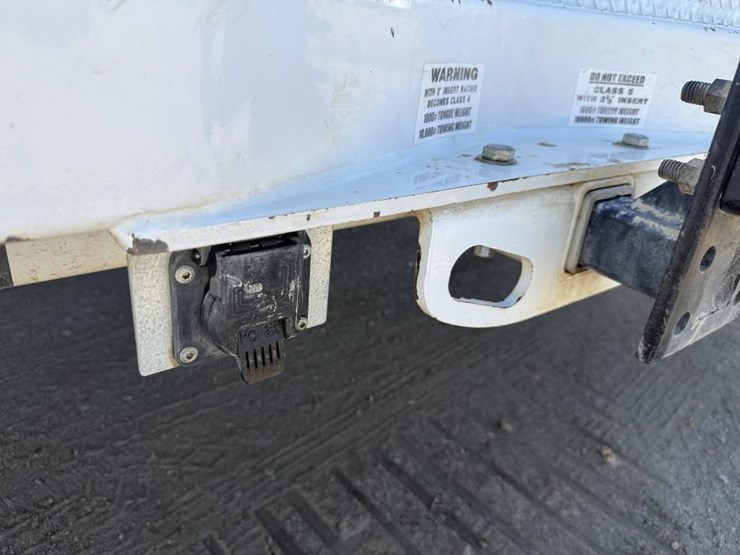 2024-ford-f350-xl-image-24