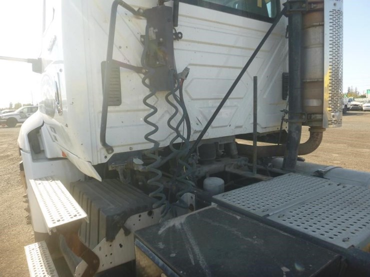 2012-international-prostar-image-9