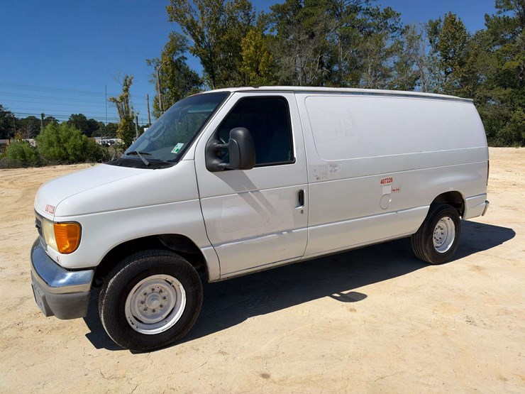 2007-utility-van-image-1