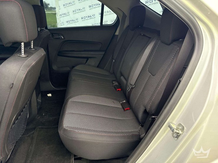 2017-chevrolet-equinox-image-25
