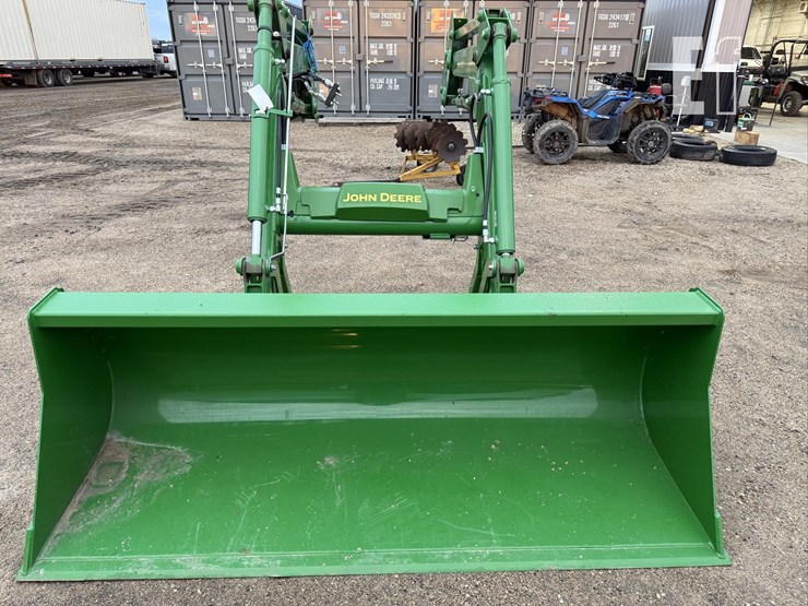 2023-john-deere-520m-image-23
