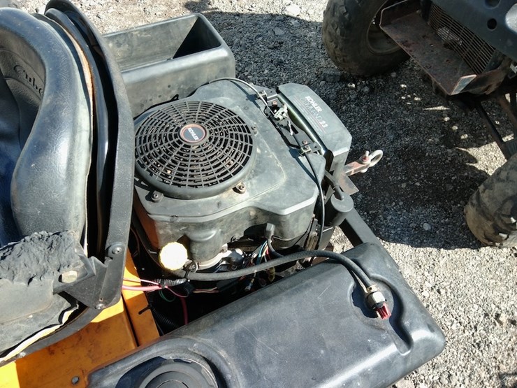cub-cadet-z-force-zero-turn-image-5