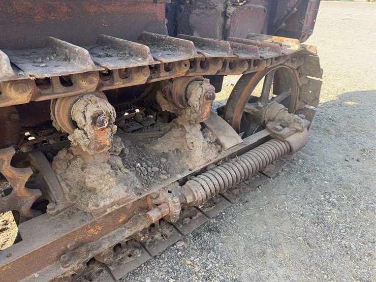 caterpillar-thirty-image-15