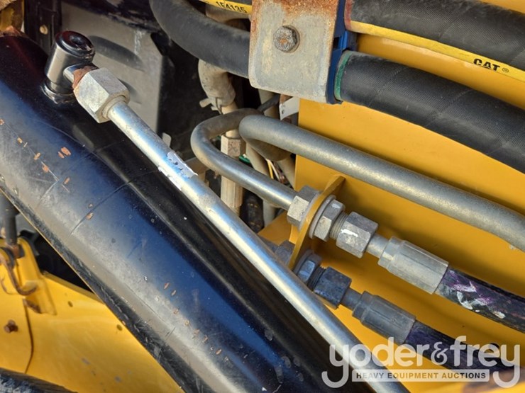 2018-caterpillar-299d2-image-33
