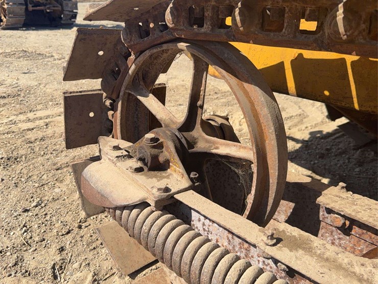 caterpillar-10-image-15