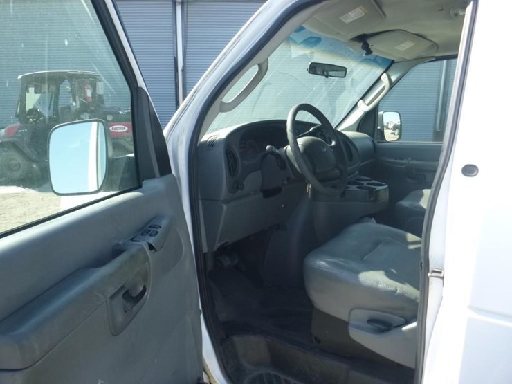 2007-ford-econoline-350-image-5
