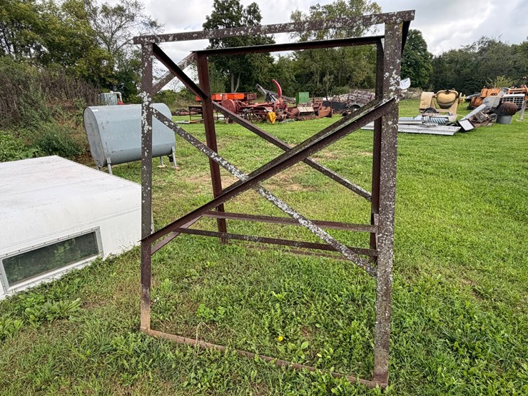 #4047-•-fuel-tank-stand-image-2