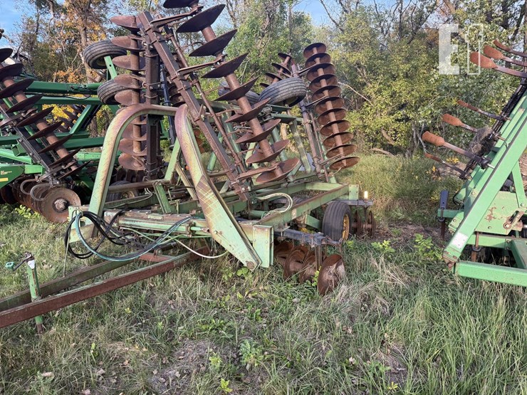john-deere-230-image-2