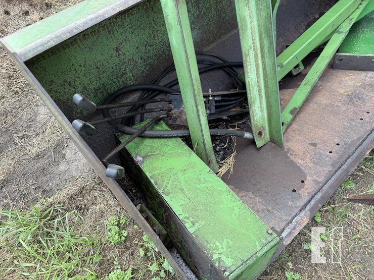 john-deere-148-image-4