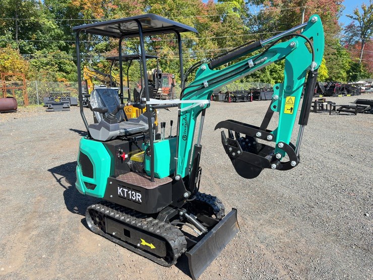 cfg-industrial-kt13r-mini-excavator-image-2