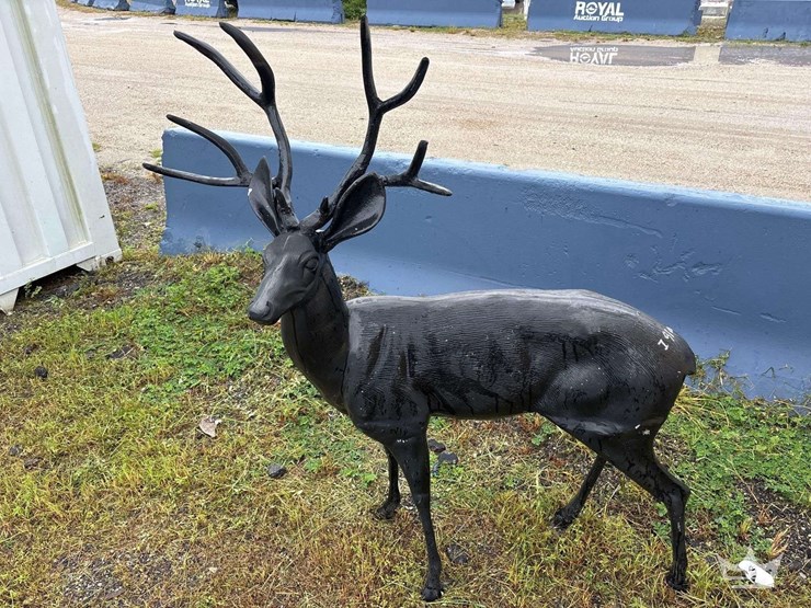 decorative-deer-statue-image-1