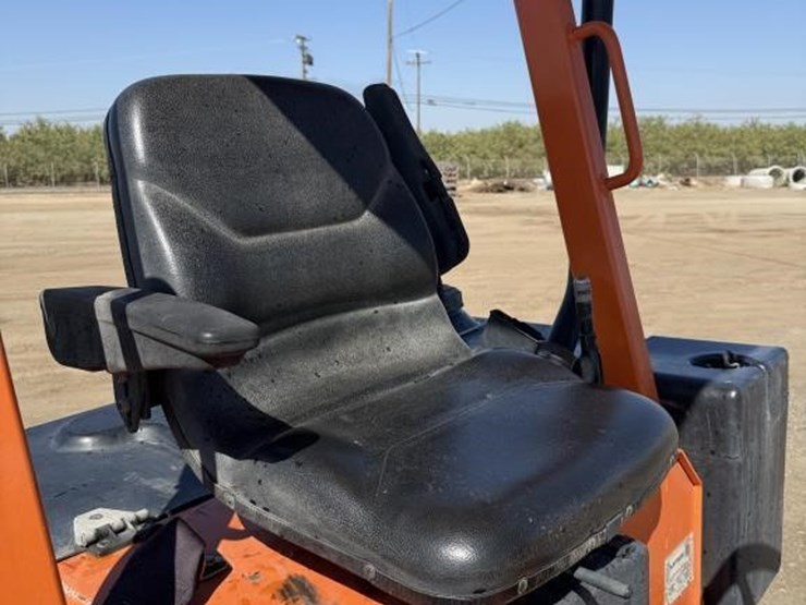 lay-mor-sm-300-3-wheel-broom-image-22