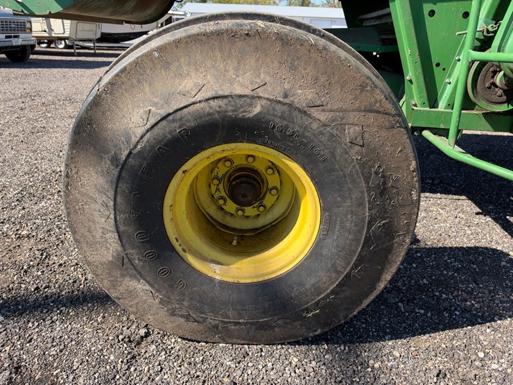 1981-john-deere-7720-image-38
