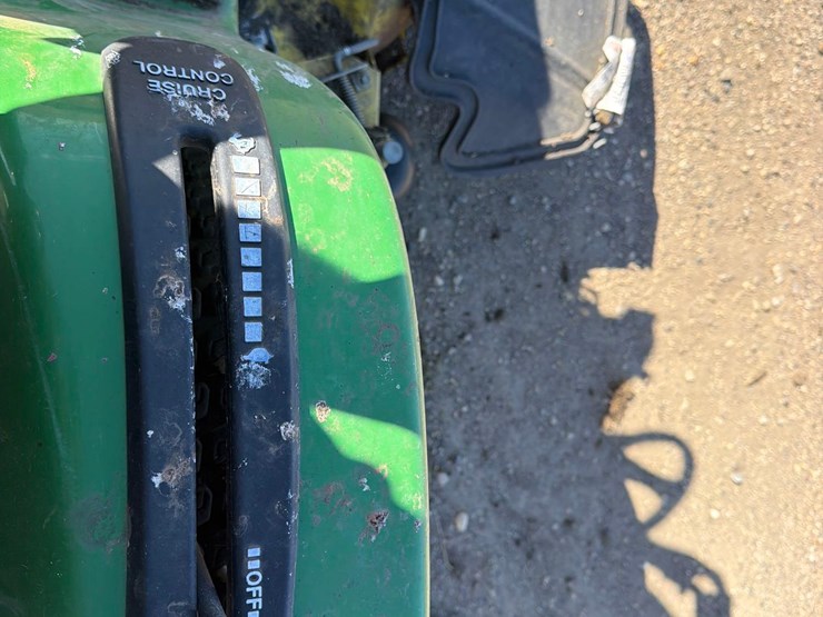 john-deere-245-image-12