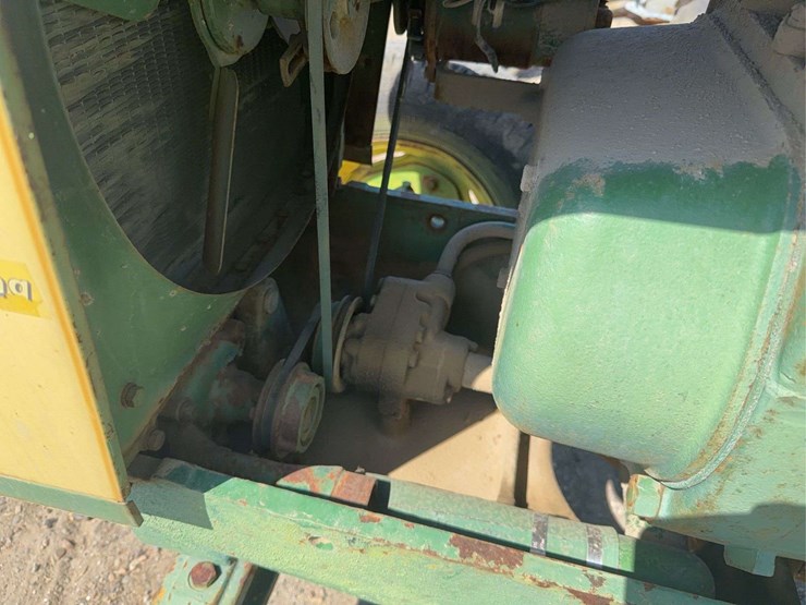 john-deere-820-image-23