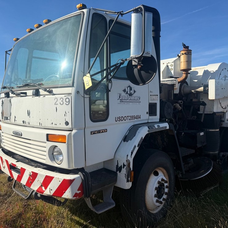 2002 FREIGHTLINER FC70