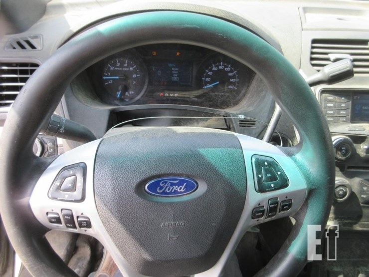 2015-ford-explorer-image-8