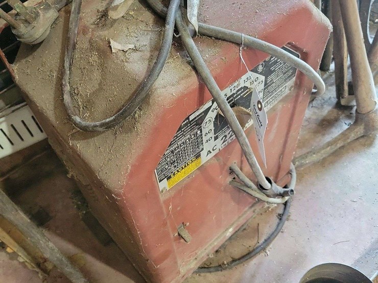 lincoln-electric-ac-225-s-225-amp-ac-arc-welder-image-1
