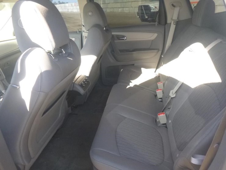 2017-chevrolet-traverse-image-13