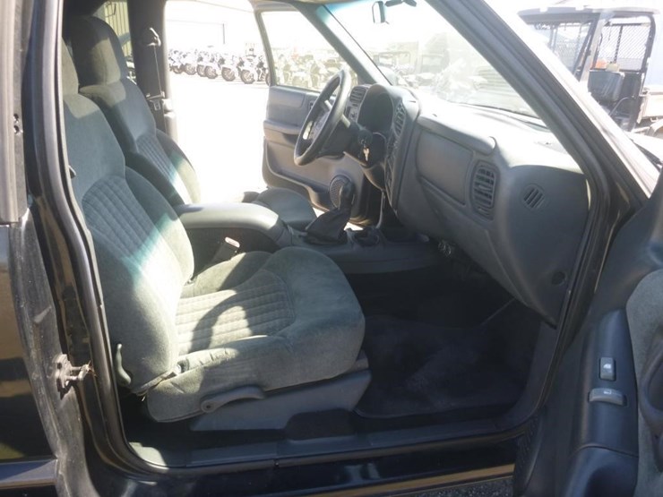 2002-chevrolet-blazer-image-7
