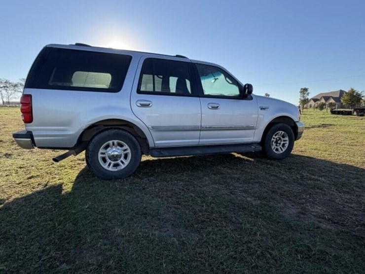 2001-ford-expedition-xlt-image-4
