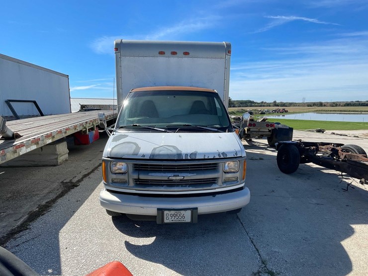 1999-chevrolet-3500-image-2