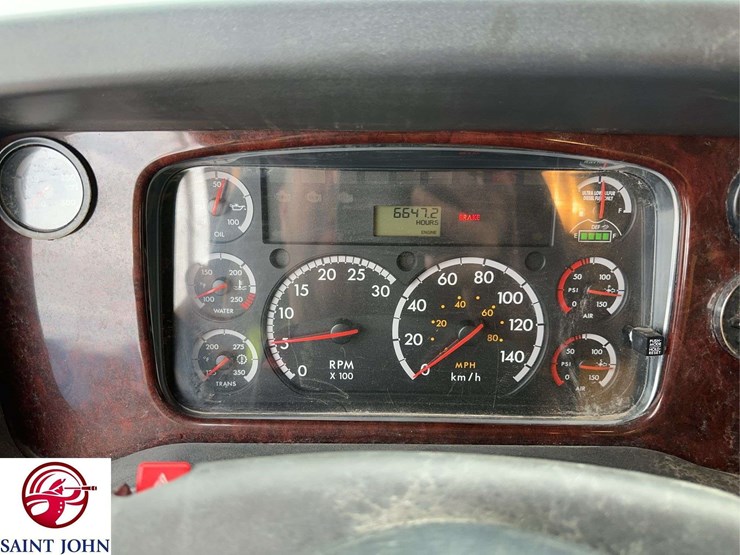2015-freightliner-114sd-image-27