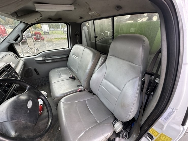 2005-ford-f650-image-36