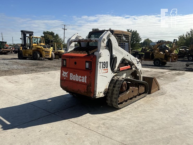 2011-bobcat-t190-image-4