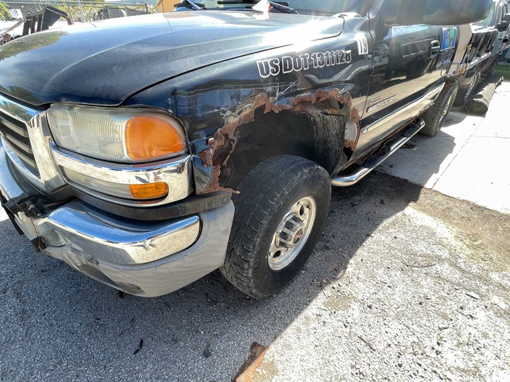 2004-gmc-2500hd-image-19