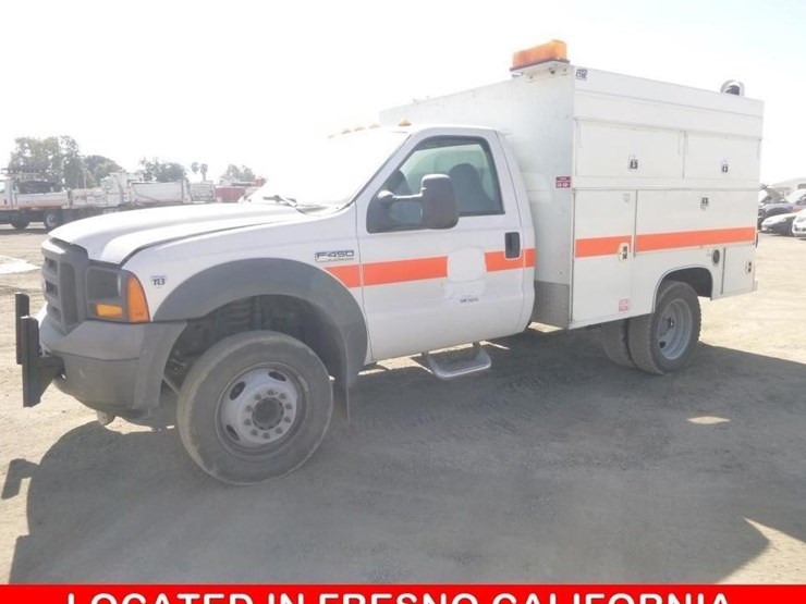 2005-ford-f450-image-1