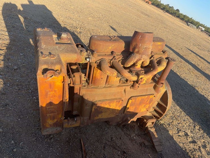 caterpillar-thirty-image-10
