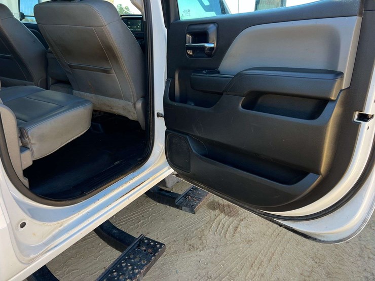2019-chevrolet-silverado-5500hd-image-26