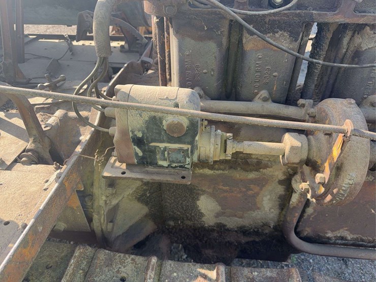 caterpillar-thirty-image-22