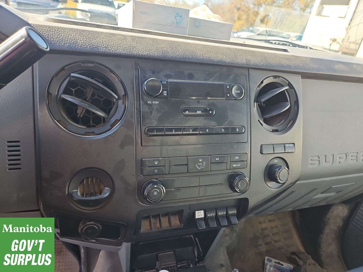 2014-ford-f550-image-19