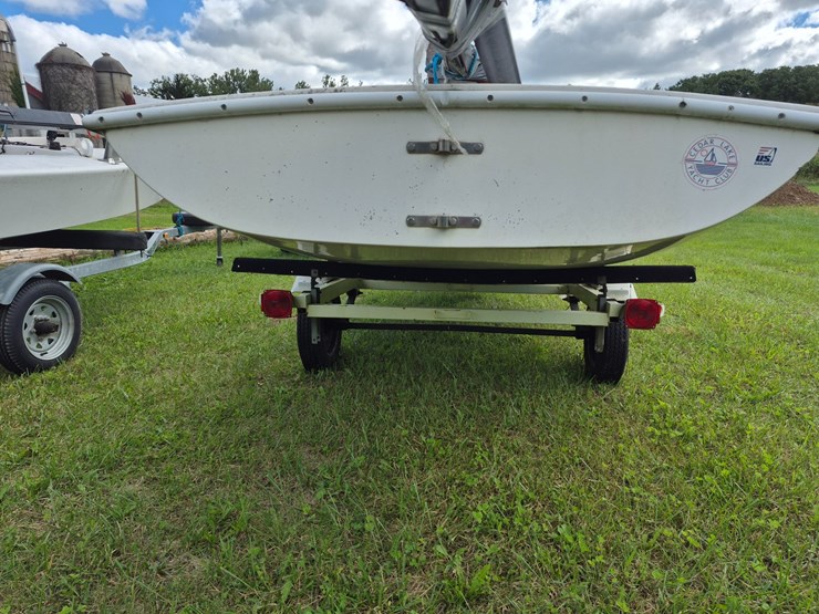 #4006-•-16'-fiberglass-sailboat-image-9