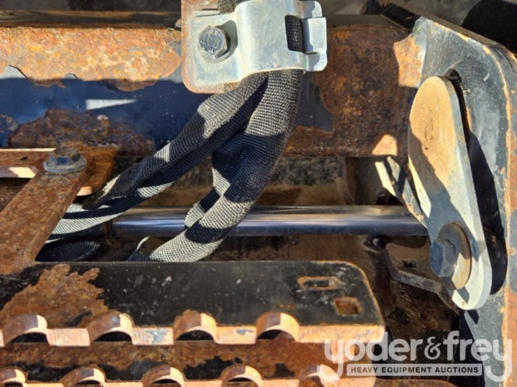 2018-caterpillar-299d2-image-27