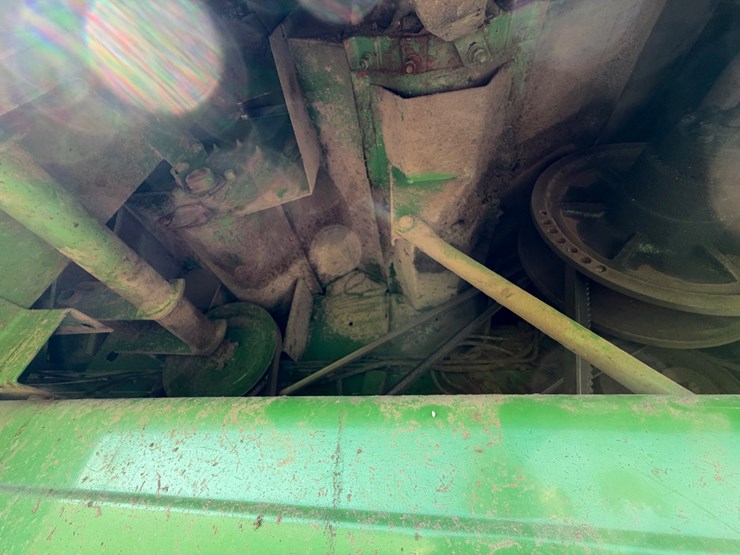 1981-john-deere-7720-image-31