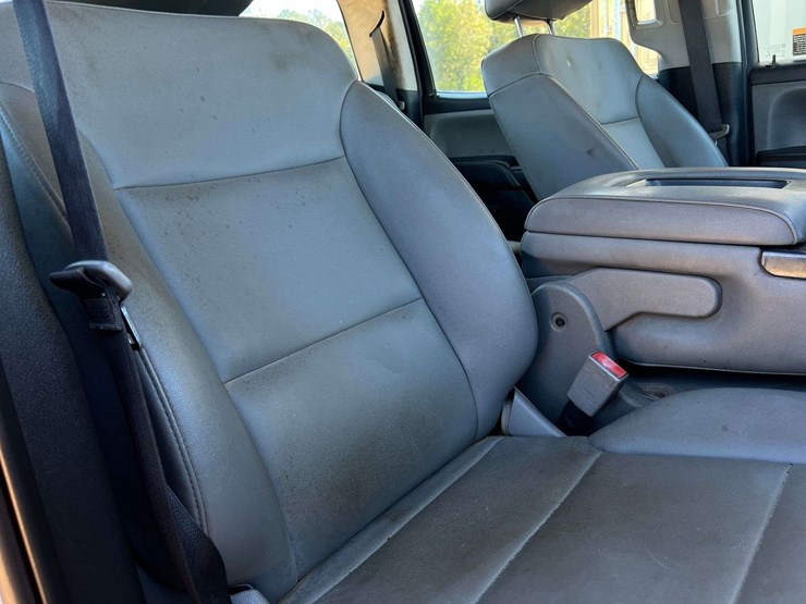 2019-chevrolet-silverado-5500hd-image-31