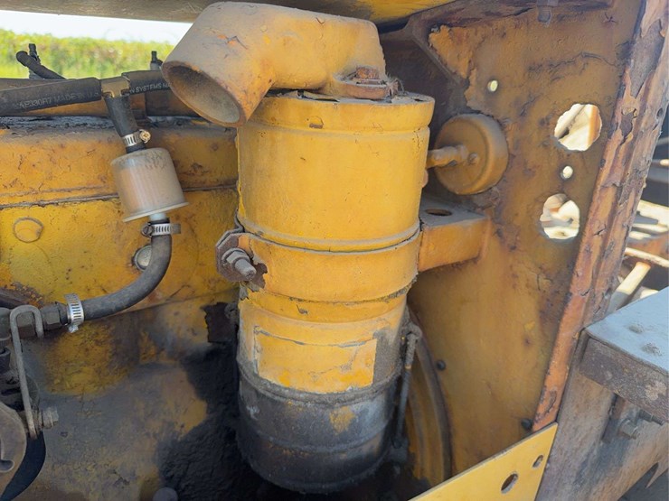 caterpillar-ten-image-23