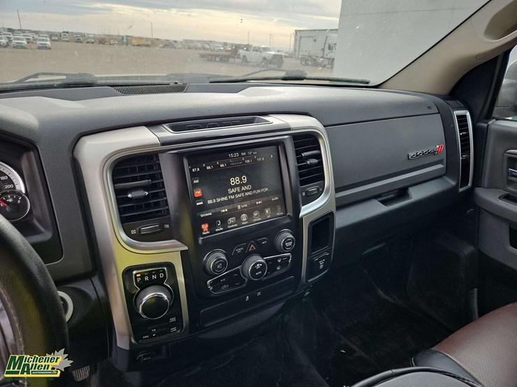 2017-dodge-1500-image-23