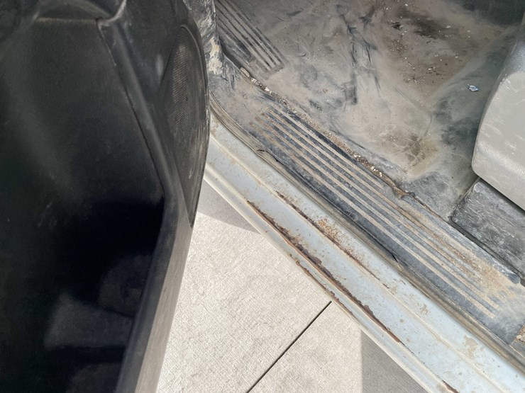 2018-chevrolet-3500-image-63